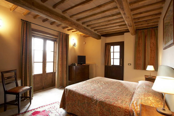 4497432_italiantraditionalbedroomscolor11 (675x450, 91Kb)