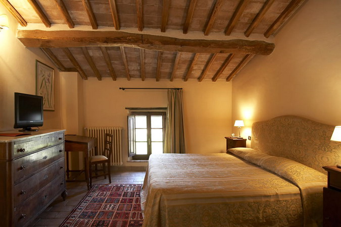 4497432_italiantraditionalbedroomscolor13 (675x450, 80Kb)