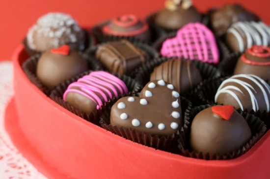 4649929_68813967_1294254088_piran4eChocolatekrasotasweetRosesweetschocolatesfruitnicefechaskalbumchokoladeSWEETSCHOCOLATEDESSERTczekoladki_large (550x366, 39Kb)