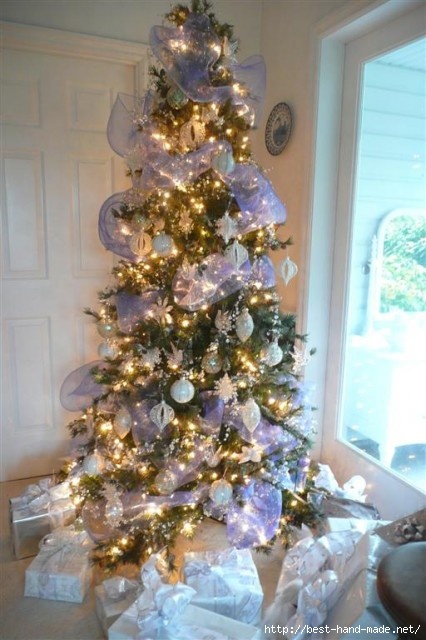 Christmas-Tree-with-Silver-And-White-Decorations-5 (426x640, 157Kb)