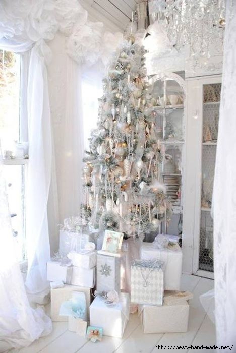 exciting-silver-and-white-christmas-tree-decorations-24 (468x700, 141Kb)