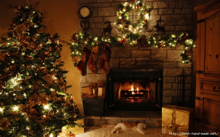 antique-christmas-decoration-in-the-living-room (700x437, 299Kb)