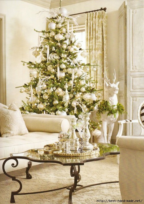 Classy-White-Themed-Christmas-Living-Room-with-Deer-Sculpture-600x852 (492x700, 235Kb)