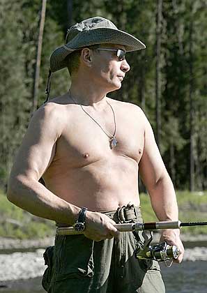 putin-man-boobs-fishing (297x420, 22Kb)