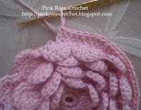 55557162_CrochetPrettyPetalsPotholdersPinkRose (200x156, 11Kb)