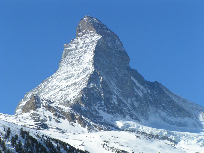 Matterhorn-EastAndNorthside-viewedFromZermatt_landscapeformat (700x525, 469Kb)