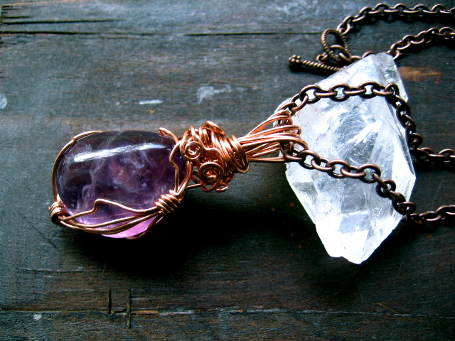 purple_fluorite_faery_amulet_by_eirecrescent-d52ffeg (640x480, 195Kb)