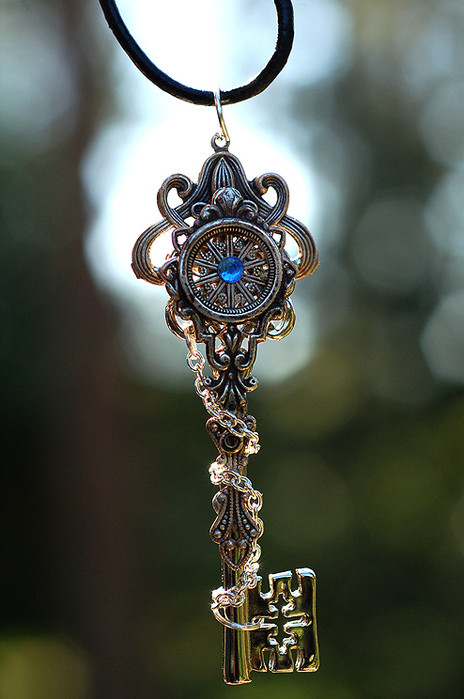 celestial_chains_key_necklace_by_keyperscove-d5dbu80 (464x700, 273Kb)