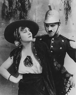 Charlie_Chaplin_s_Burlesque_on_Carmen_1916_007 (322x400, 31Kb)