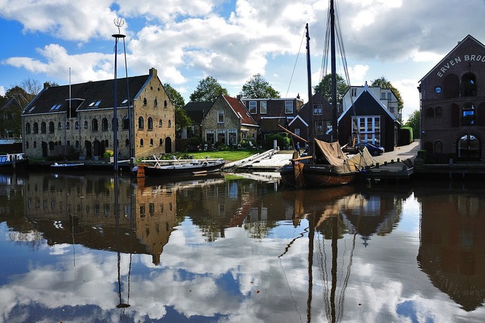 Sehr malerisch ist die alte Bootswerft mit einigen historischen Gebäuden, wir werden dies später noch in anderm Licht sehen... (700x466, 126Kb)