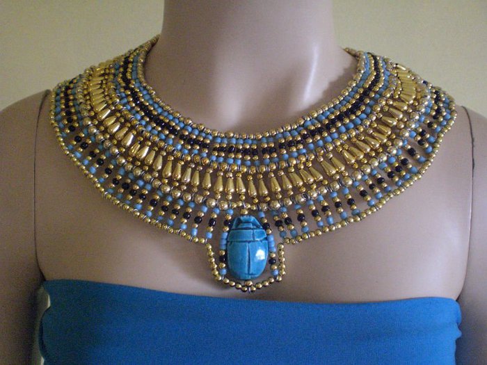 Beaded_Queen_Cleopatra_Collar_Necklace_1_scarab (700x525, 80Kb)