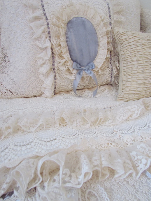 gray and lace bed throw 013 (518x690, 137Kb)