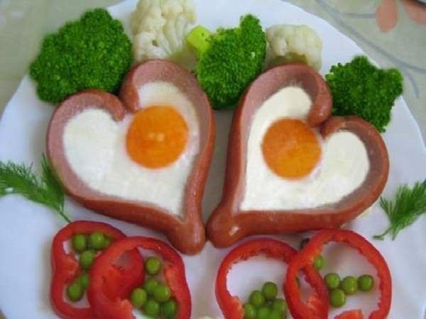 валентинка яичница на завтрак