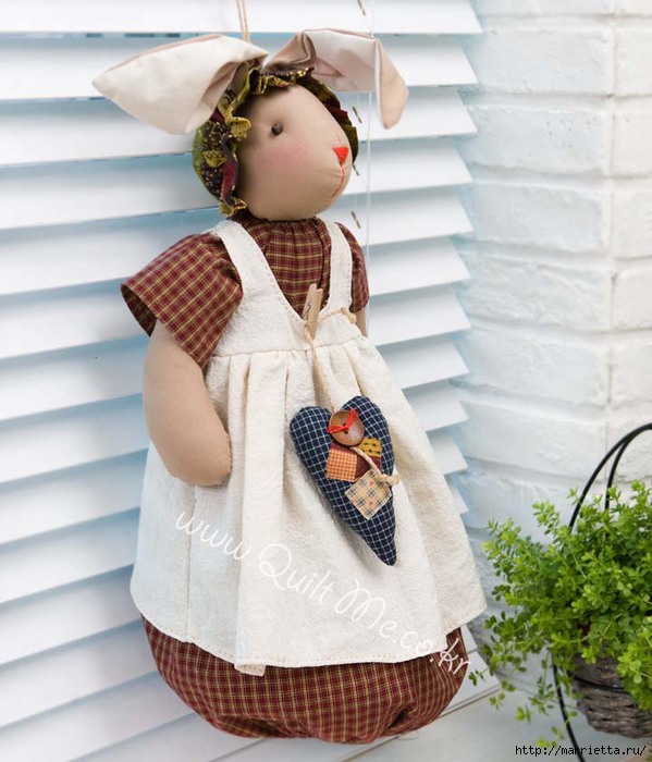 Кукла-пакетница из капрона: наводим порядок на кухне