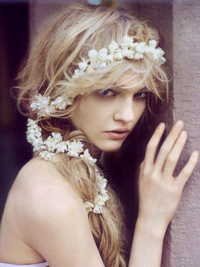 97611080_large_Flowers_in_hair_7 (400x533, 58Kb)