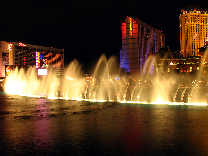 dancing-fountains-8195 (700x524, 388Kb)