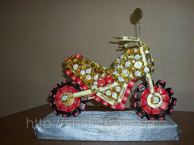 Мотоцикл из конфет - мастер-класс