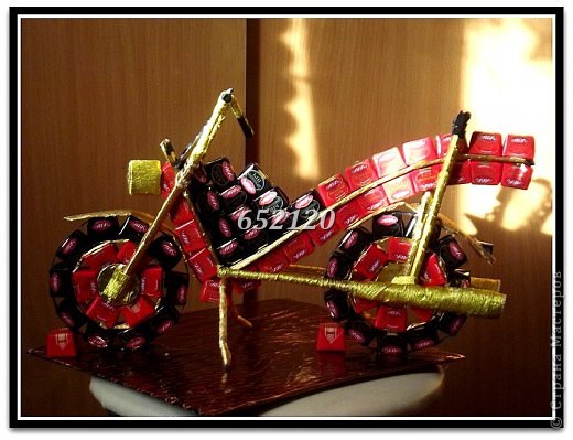 Мотоцикл из конфет - мастер-класс