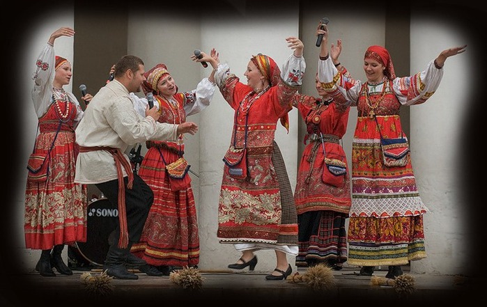 0006-012-Samo-slovo-folklor-prishlo-k-nam-iz-dalekoj-Anglii-i-perevoditsja (700x441, 104Kb)