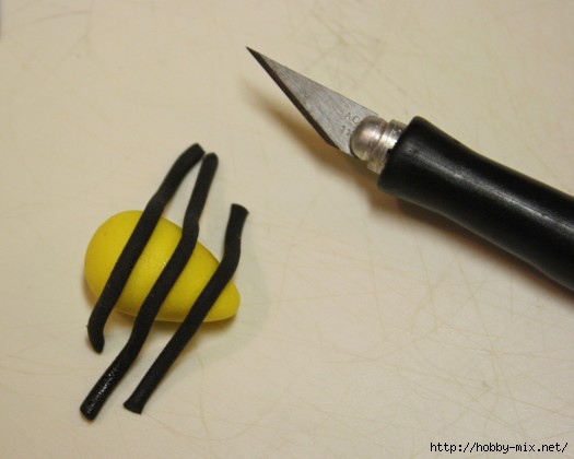 How-to-Make-Fondant-Bee-Cupcake-Toppers-6-e1360439015723 (525x420, 75Kb)