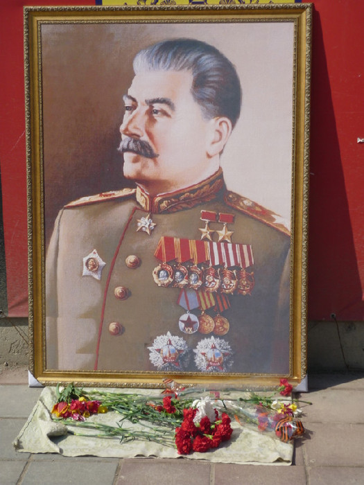 1362455284_stalin_pamyat_ (525x700, 116Kb)