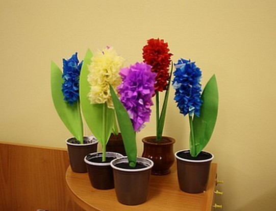 Поделки с детьми на 8 марта. Идеи цветов из бумаги, синельной проволоки и пластилина