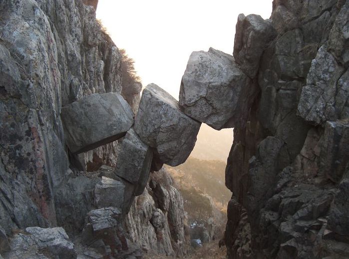 800px-Immortal_Bridge_-_Mt_Tai (800x594, 66Kb)