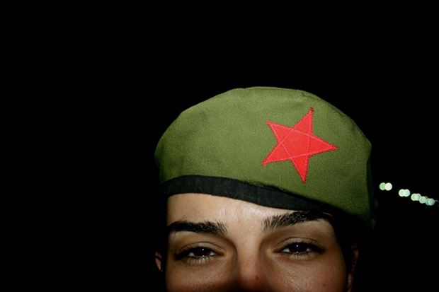 Патриотические головные уборы в честь Уго Чавеса. Фотографии