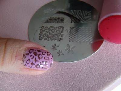 3342764_nail_stamping_9_thumb (400x300, 15Kb)