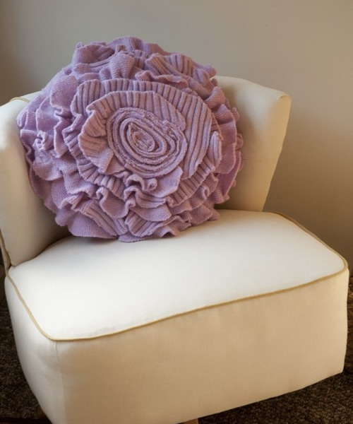 recycled-sweater-pillows-decorating2-1 (500x600, 61Kb)