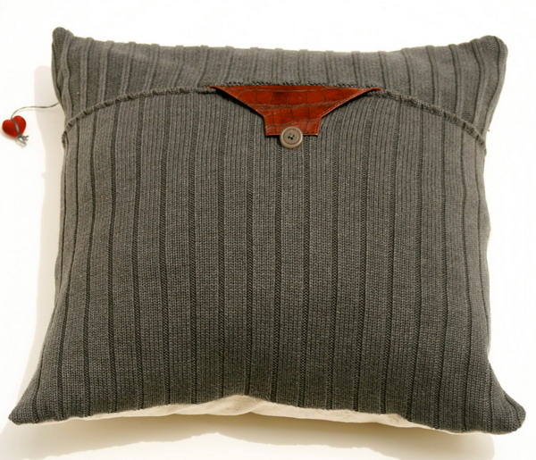 recycled-sweater-pillows-decorating6-2 (600x515, 99Kb)