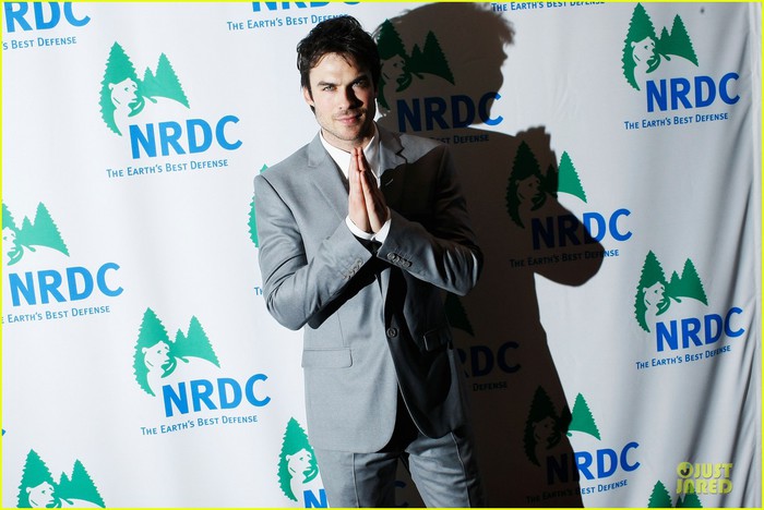 ian-somerhalder-national-resource-defense-council-game-changer-awards-02 (700x468, 81Kb)