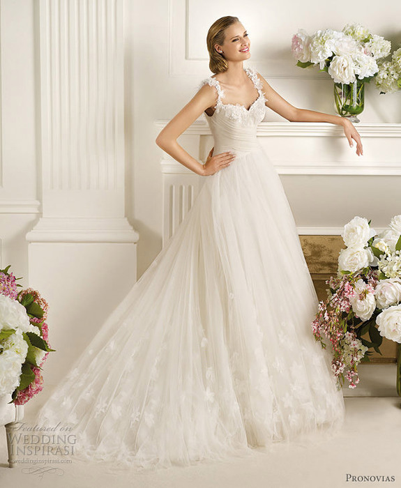 pronovias-dirlan-wedding-dress-with-straps-2013 (575x700, 103Kb)