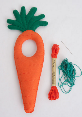 пасхальный зайка с морковкой из фетра (6) (265x378, 164Kb)