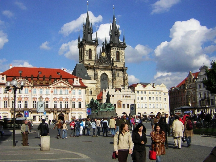 3937404_Praha_Old_Town_sq_from_St_Nicholas (700x525, 315Kb)