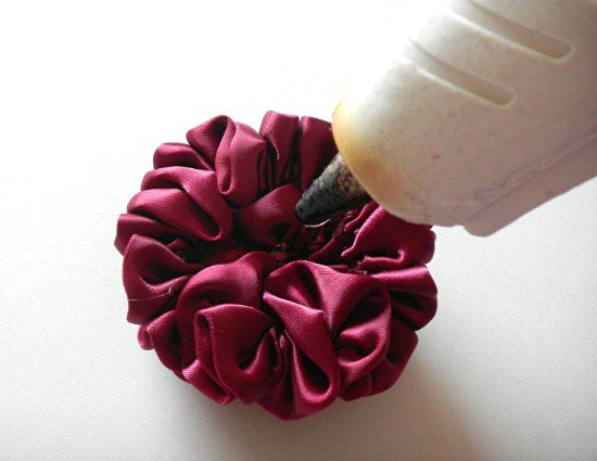 Ruffled-Satin-Flower-Tutorial-12 (550x425, 46Kb)