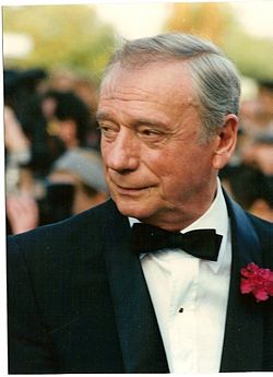 250px-Yves_Montand_Cannes (250x345, 15Kb)