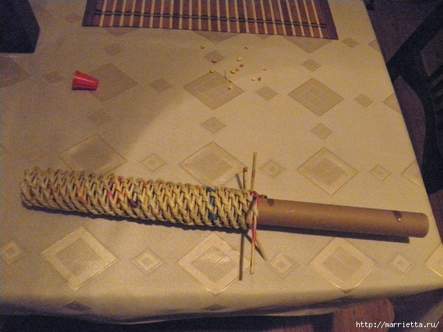 плетение из газет. венок спиральным плетением для пасхального декора (23) (640x480, 151Kb)