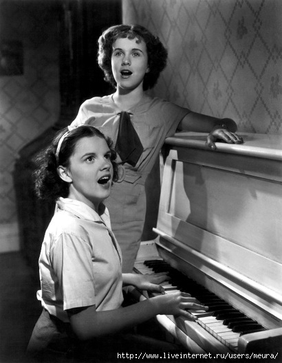 judy_garland_and_deanna_durbin_pian (410x528, 110Kb)