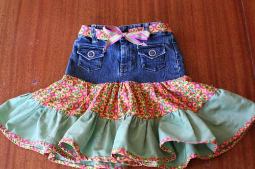 77074976_large_make_skirt_from_jeans (500x333, 257Kb)