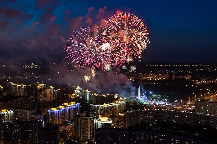 1368127879_fireworks_05 (699x466, 165Kb)