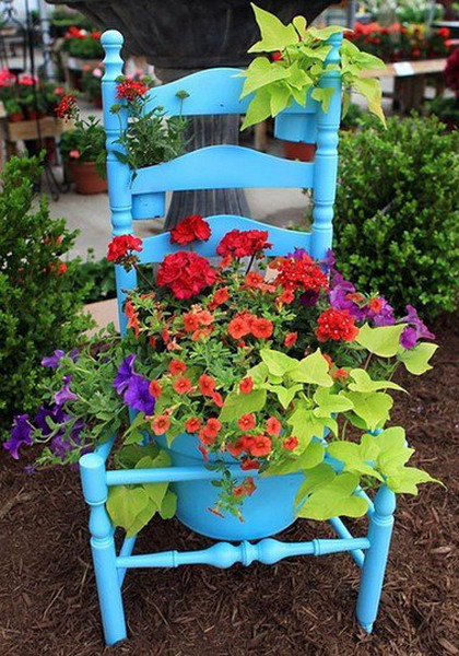 planting-flowers-in-chairs-colorful4 (420x600, 119Kb)