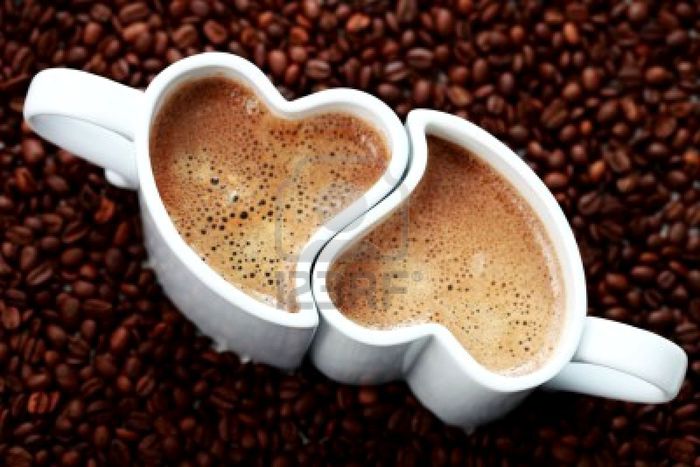 2-cups-of-coffee-shape-of-heart-and-coffee-beans-coffee-time (700x467, 55Kb)