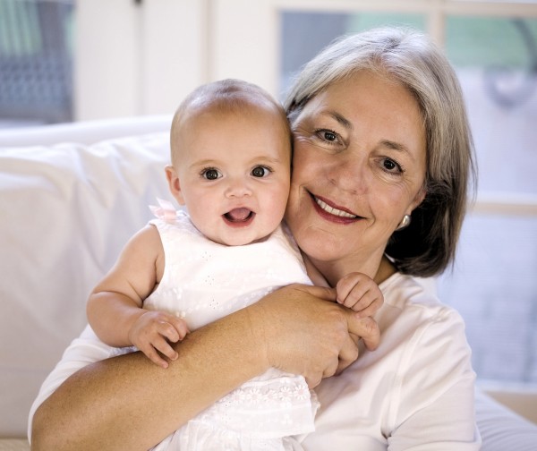 medium_grand-mere-bebe-ok (600x504, 54Kb)