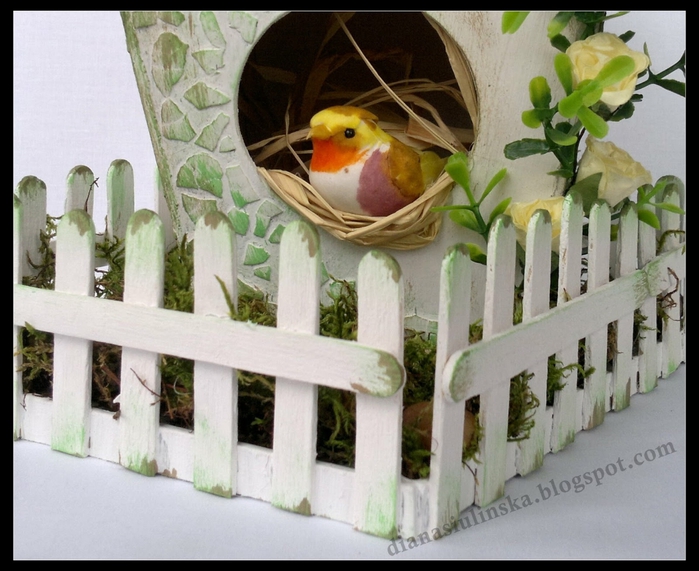 Домик для птички из картона, палочек от мороженого, с мозаикой из яичной скорлупы (2) (700x571, 273Kb)