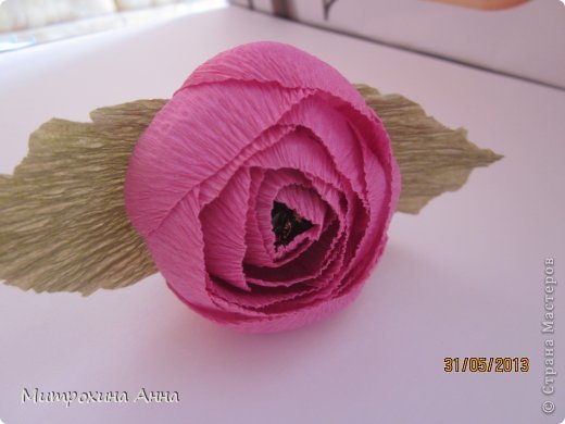бутоны роз из гофрированной бумаги. мастер-класс (1) (520x390, 27Kb)