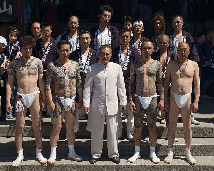 750px-Marukin_at_Sanja_Matsuri_3 (700x560, 114Kb)