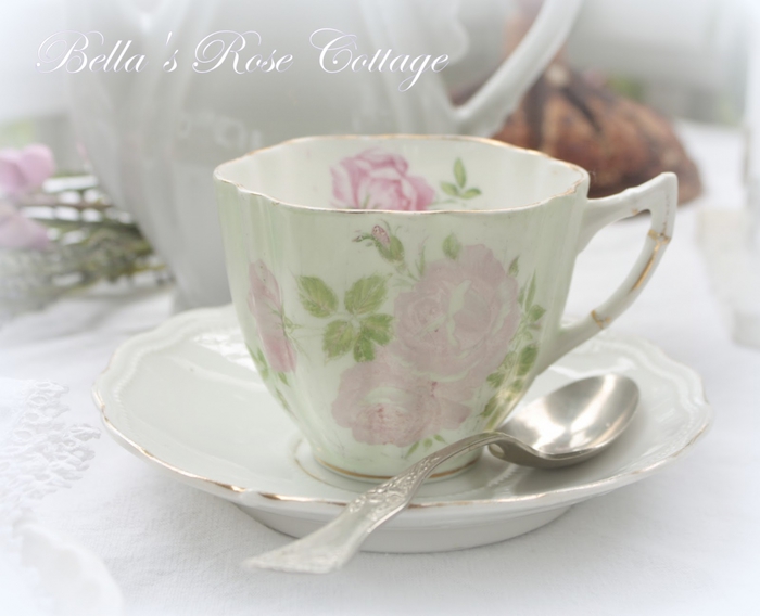 Spring Tea. Tea Five Roses. Tea for Spring.