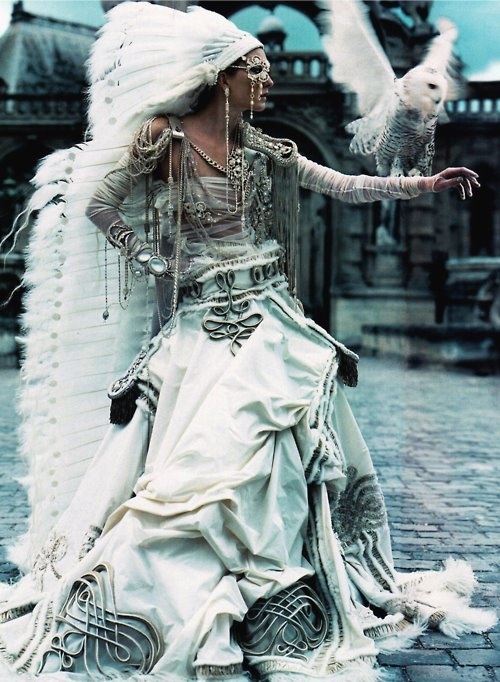Jean Paul Gaultier White Wedding Dress with Feathered Headdress (500x682, 145Kb)