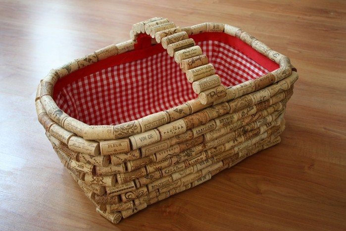 wine-corks-basket (700x466, 86Kb)
